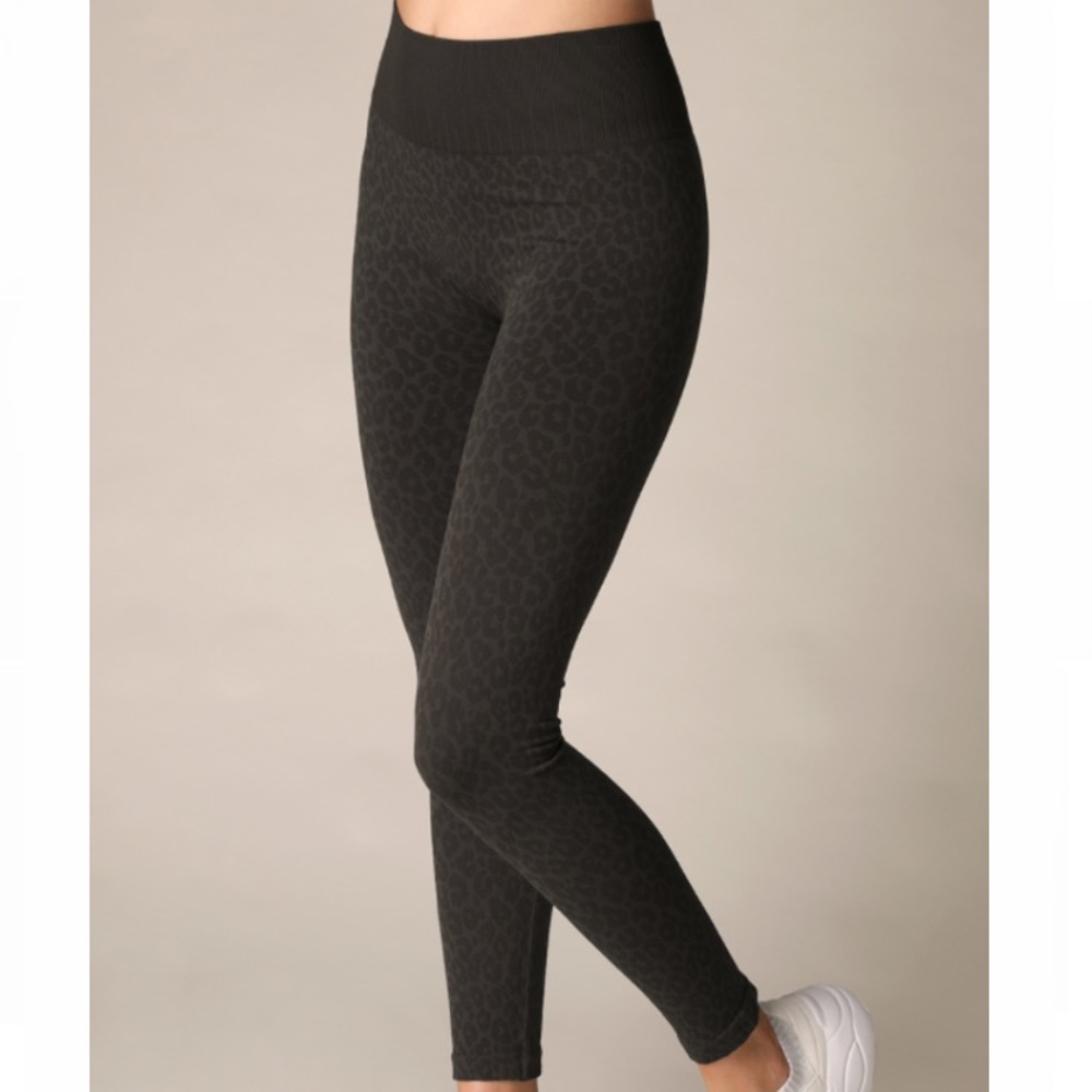 Shop Setrai Midnight Leopard Leggings